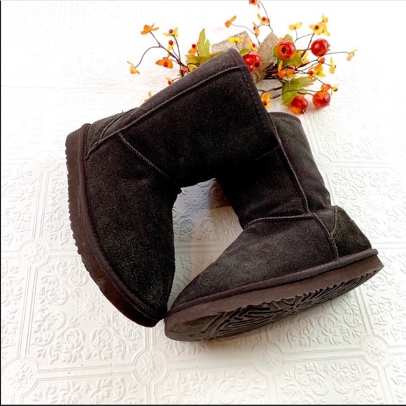Ugg Classic Short Suede Boots Chocolate SZ 7 - Picture 2 of 6